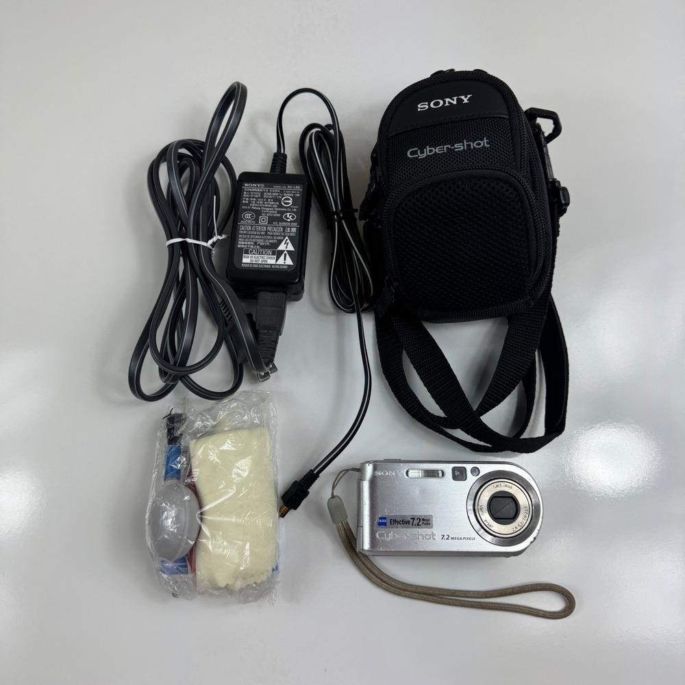 Sony Cyber-shot DSC-P200 Digital Camera Silver Y2K 7.2MP Digicam Bundle Vintage
